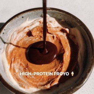 Protein Deposu: Çikolata Kabuklu Ev Yapımı Yüksek Proteinli Froyo Tarifi