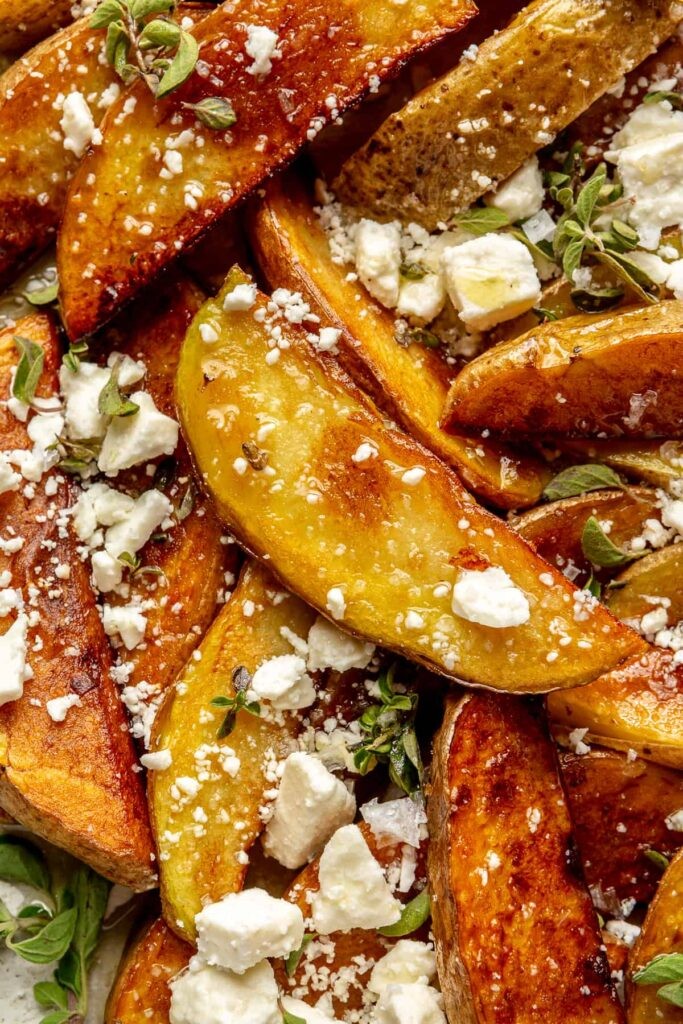 Yunan Feta Peynirli Patates Kızartması: Akdeniz Sofralarından Bir Lezzet Şöleni